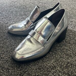 Kenzie Holland Heel Women Slip On Loafers, Shoes Size 7.5 Silver